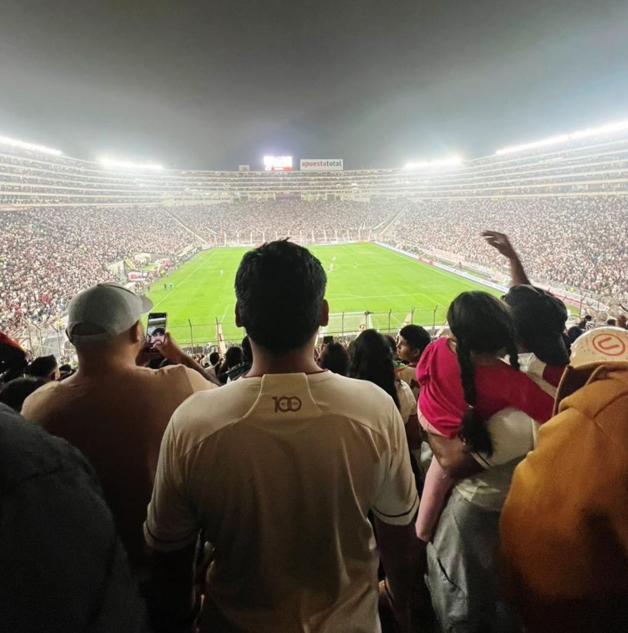 梅西迎来三赛季出色发挥,德国队观众热烈欢呼!观众掌声雷动的简单介绍