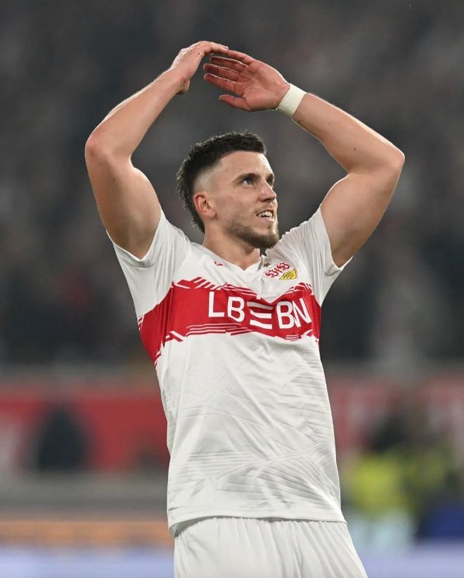 转折点！法兰克福主帅复盘，西甲今夜攻防权衡，压力陡增，临场指挥获称赞(德甲联赛盘路特点和投注策略第十五章解析)-开云体育官网